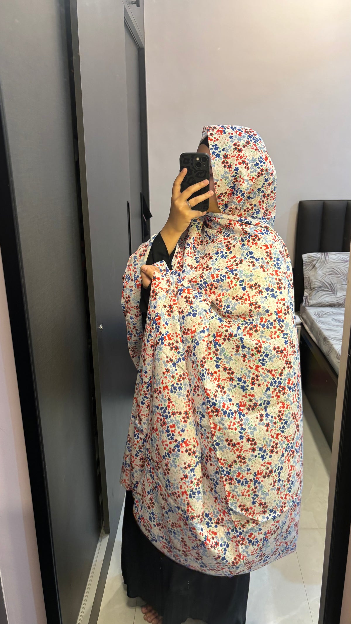 Pretty Minimal Floral Dupatta - different sizes available