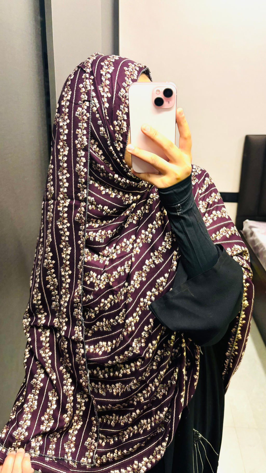 Minimal Floral Print Rayon Dupatta