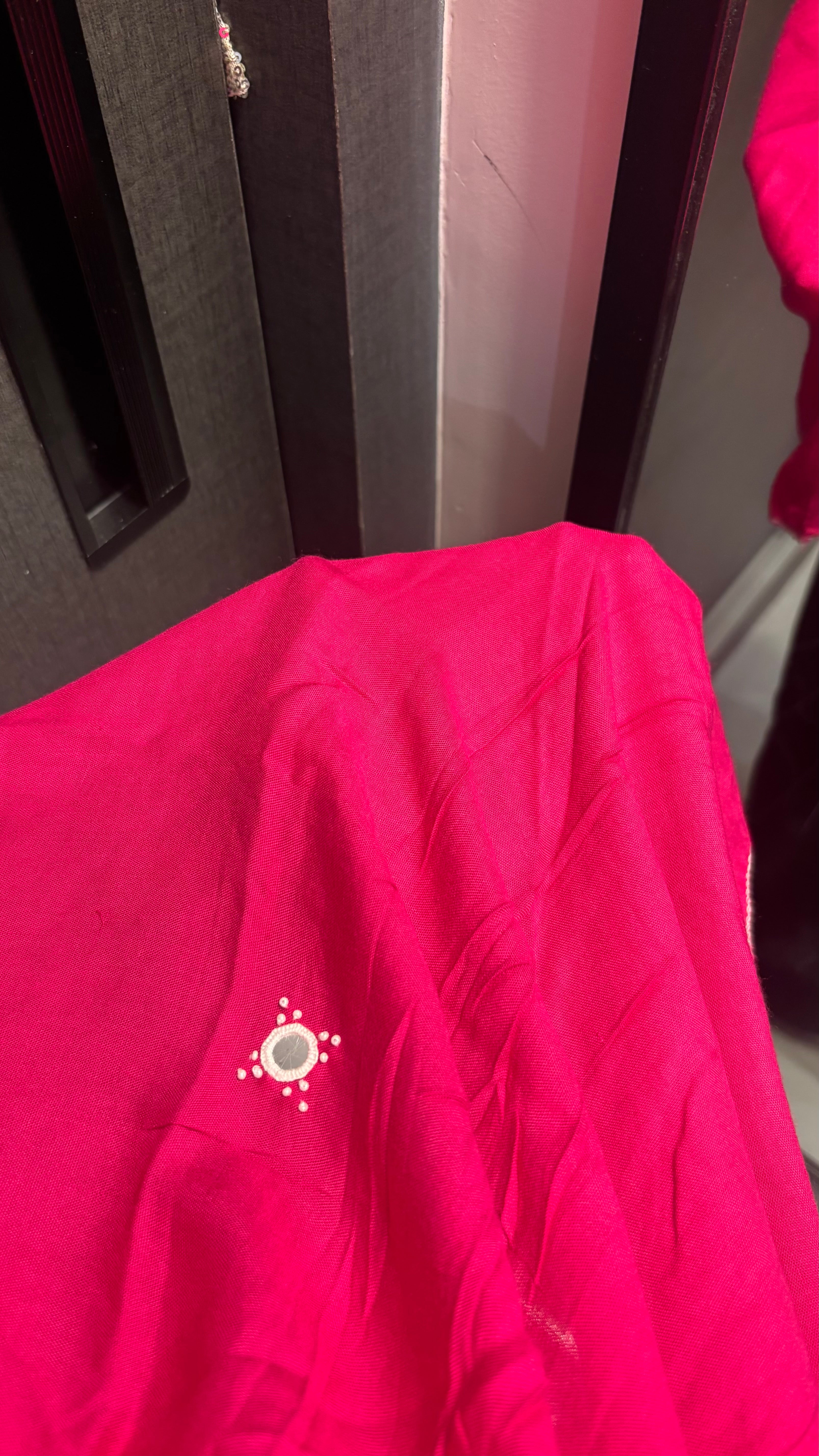Basic Embroidered Magenta
