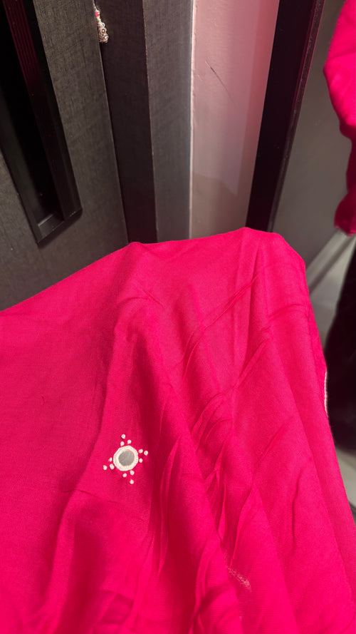 Basic Embroidered Magenta