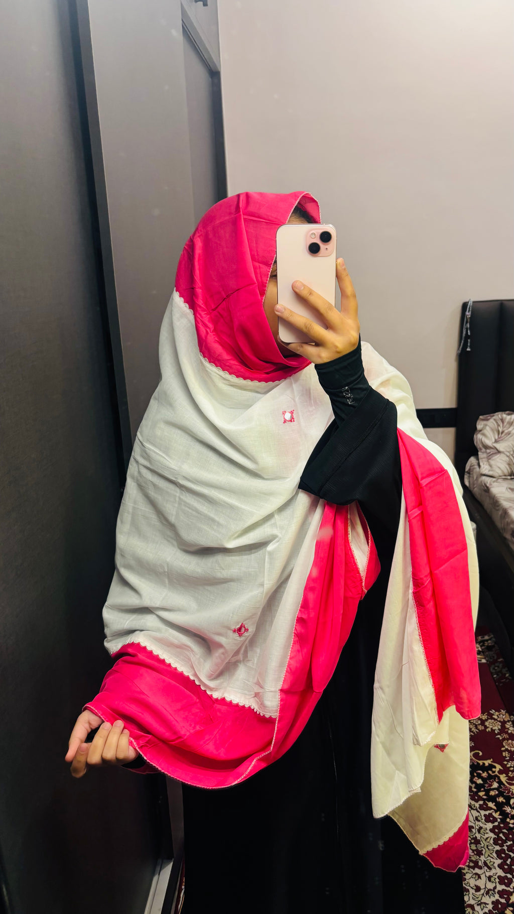 Pink & White Designer Embroidered dupatta with lace.