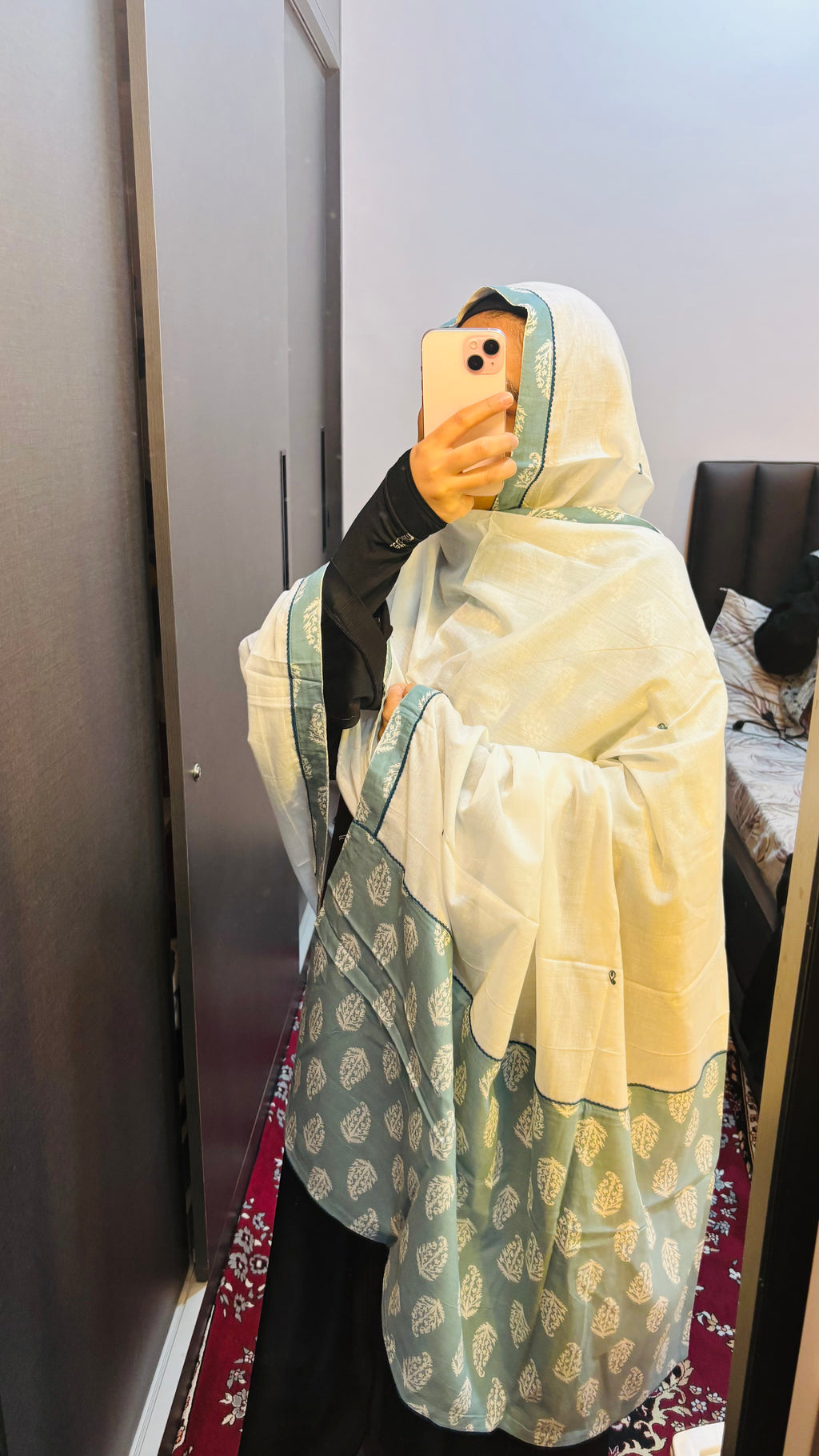 Green & white designer embroidered dupatta