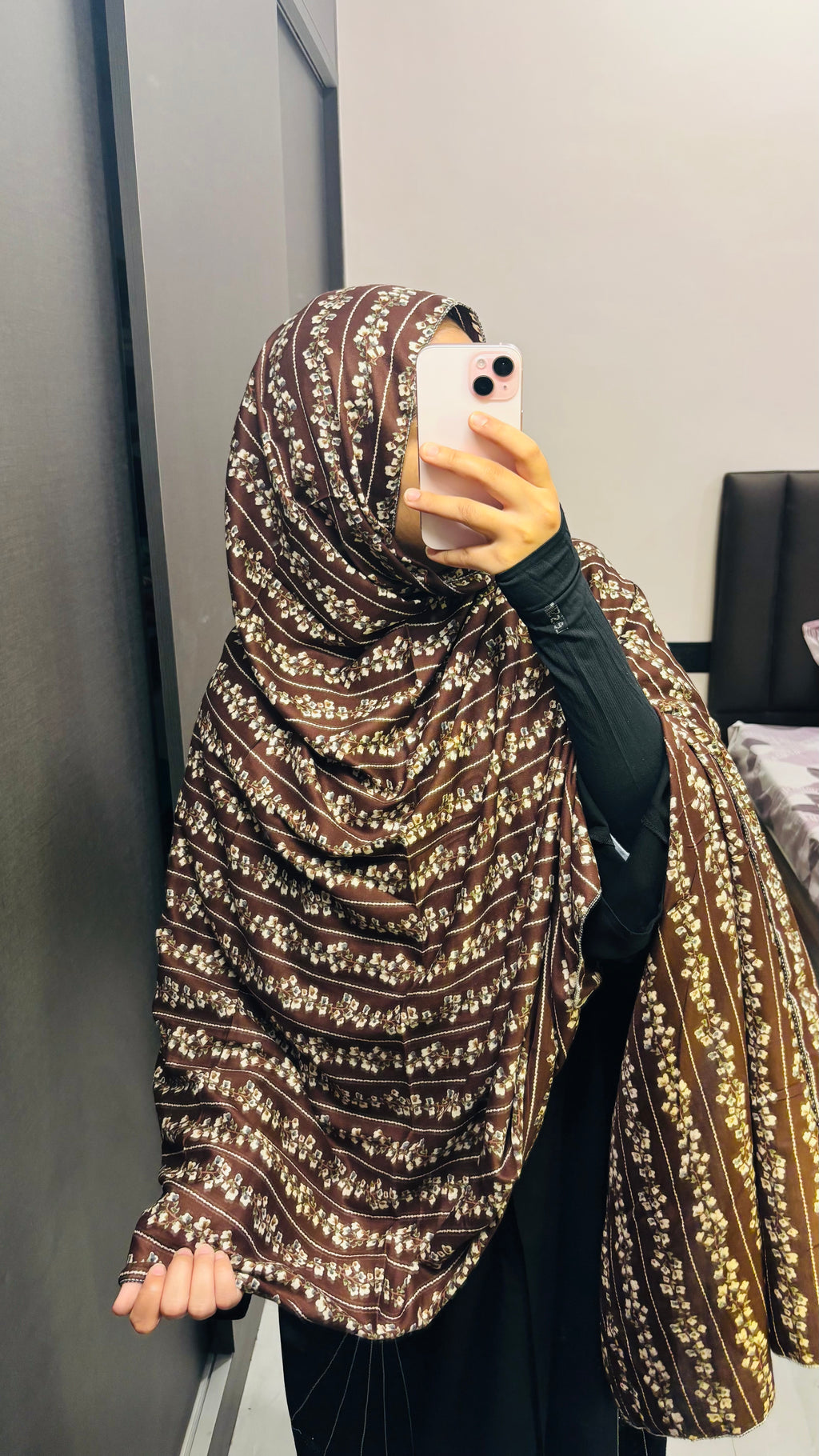 Minimal Floral Print Rayon Dupatta