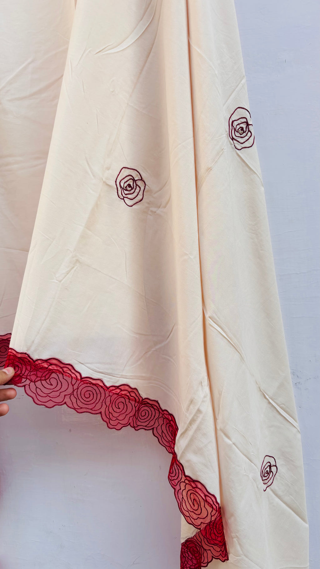 Roses Embroidered dupatta with Maroon lace