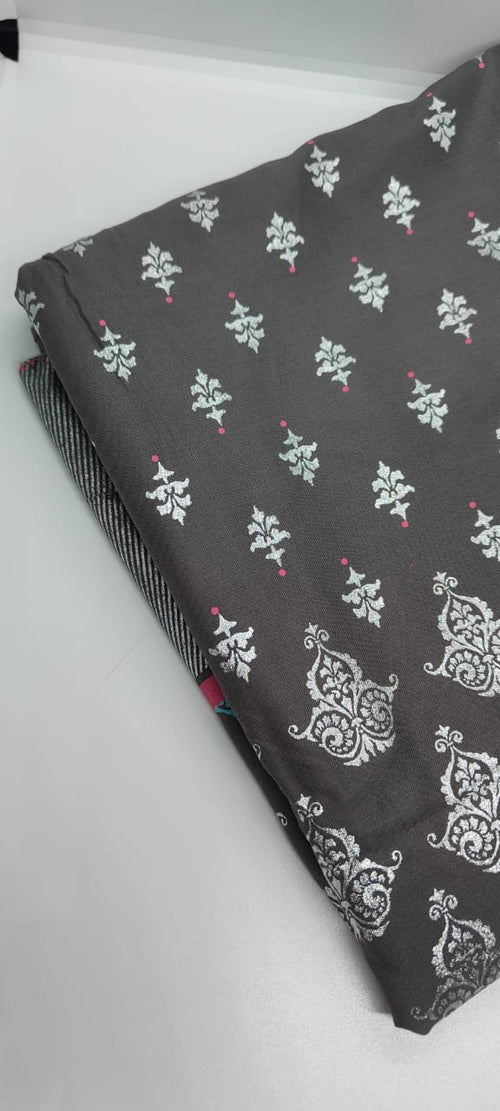 Beautiful grey big size chadar, shimmer print and lovely finish, premium quality