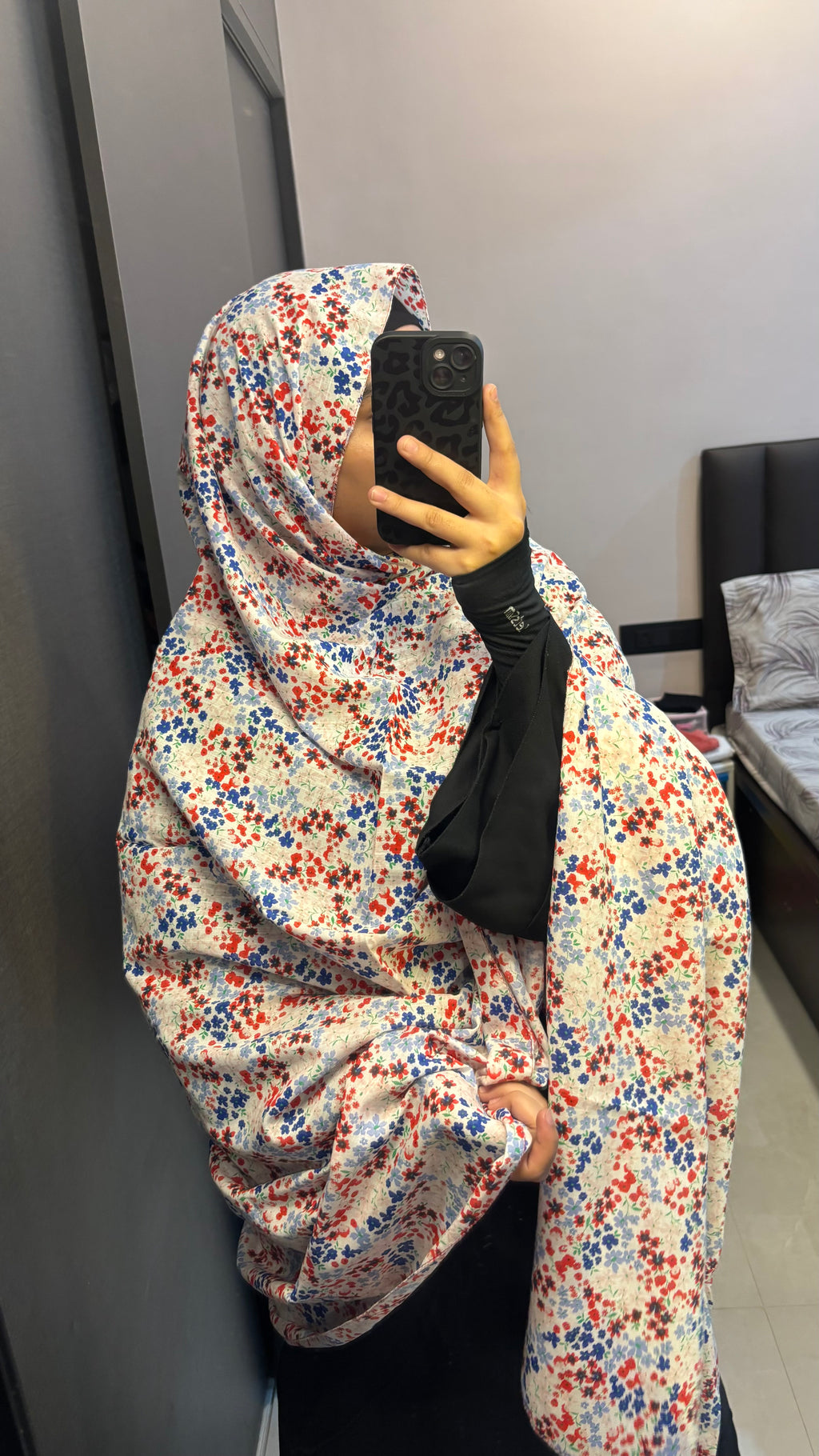 Pretty Minimal Floral Dupatta - different sizes available