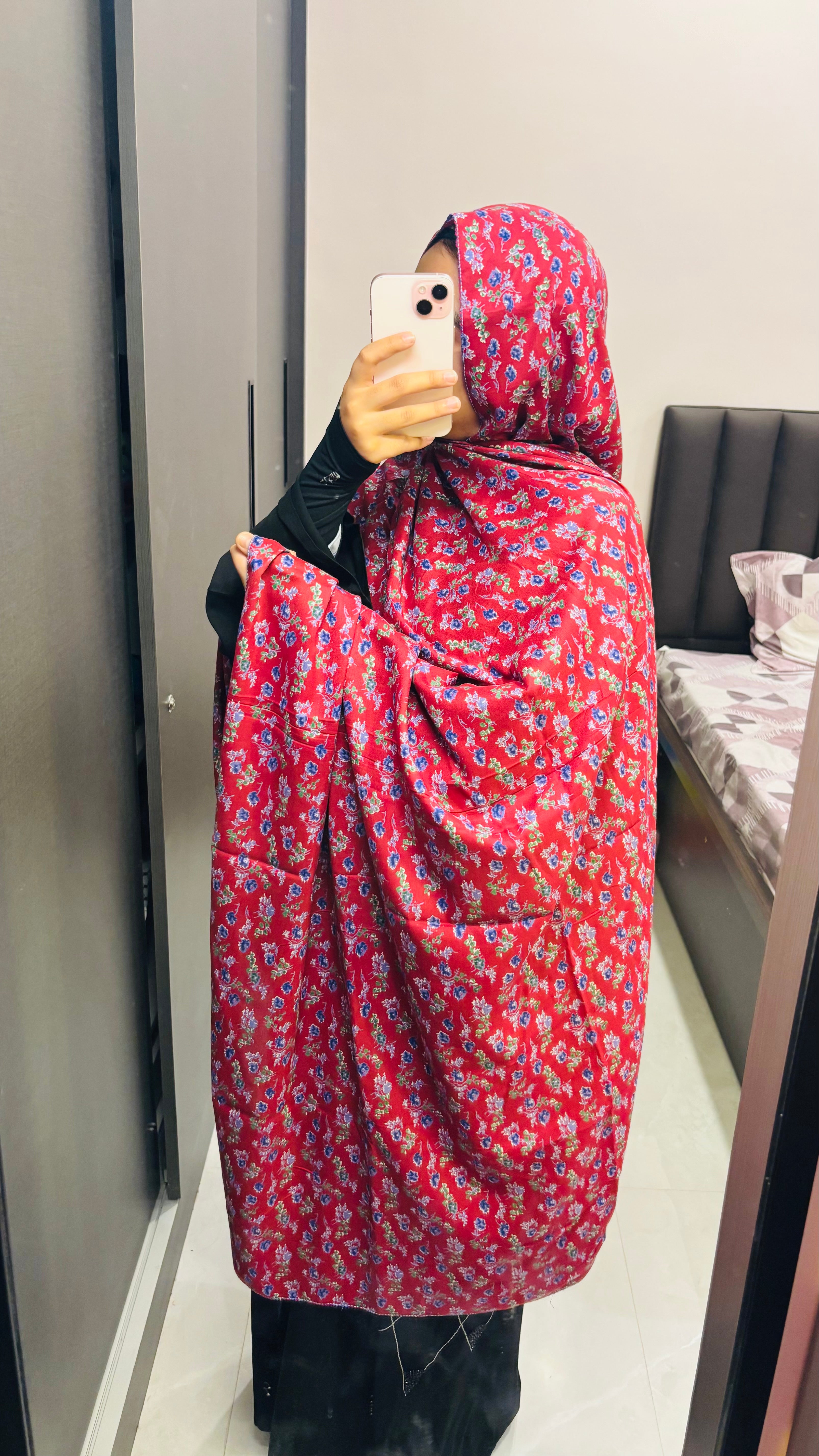 Minimal Floral Print Dupatta