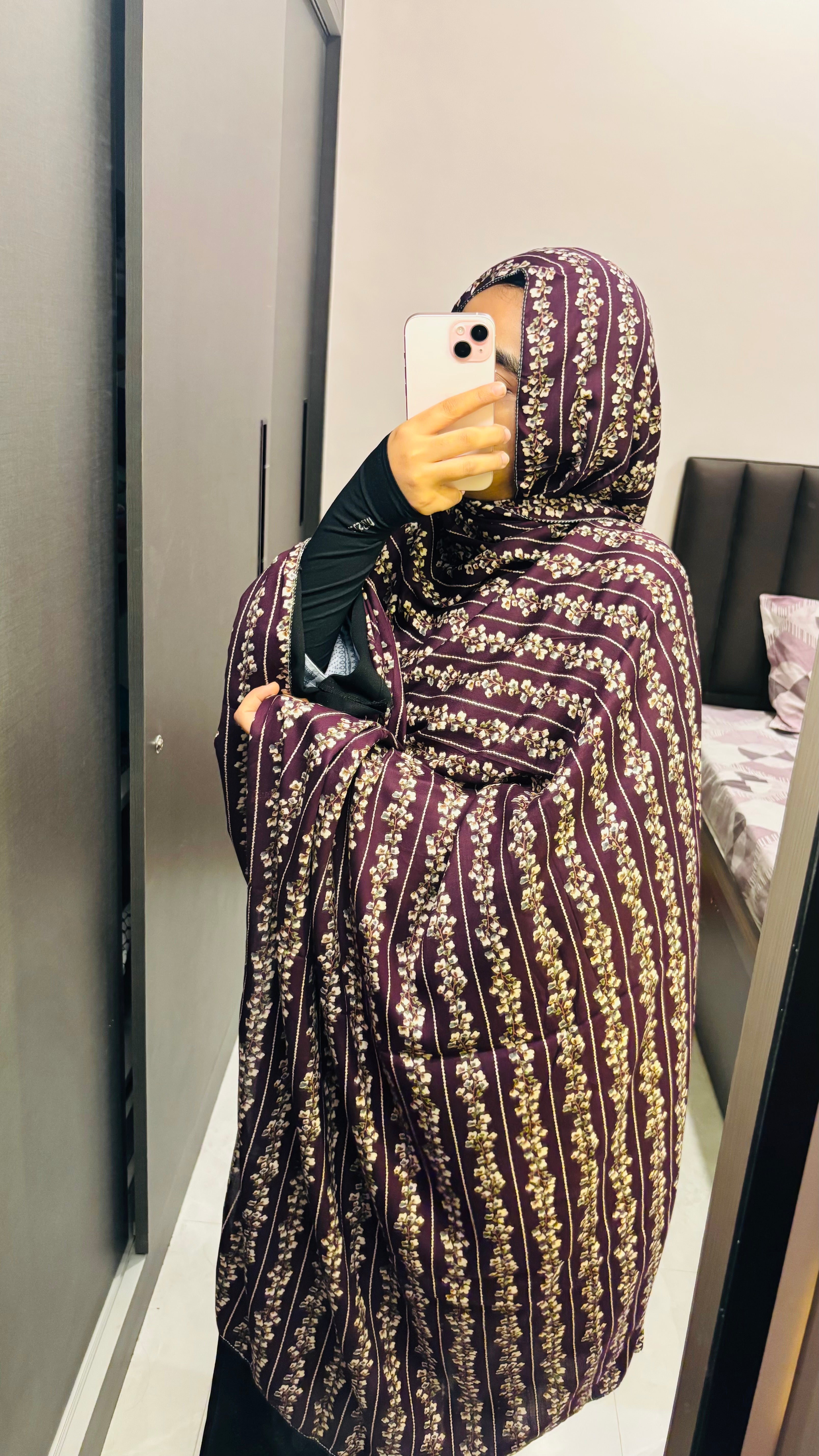 Minimal Floral Print Rayon Dupatta