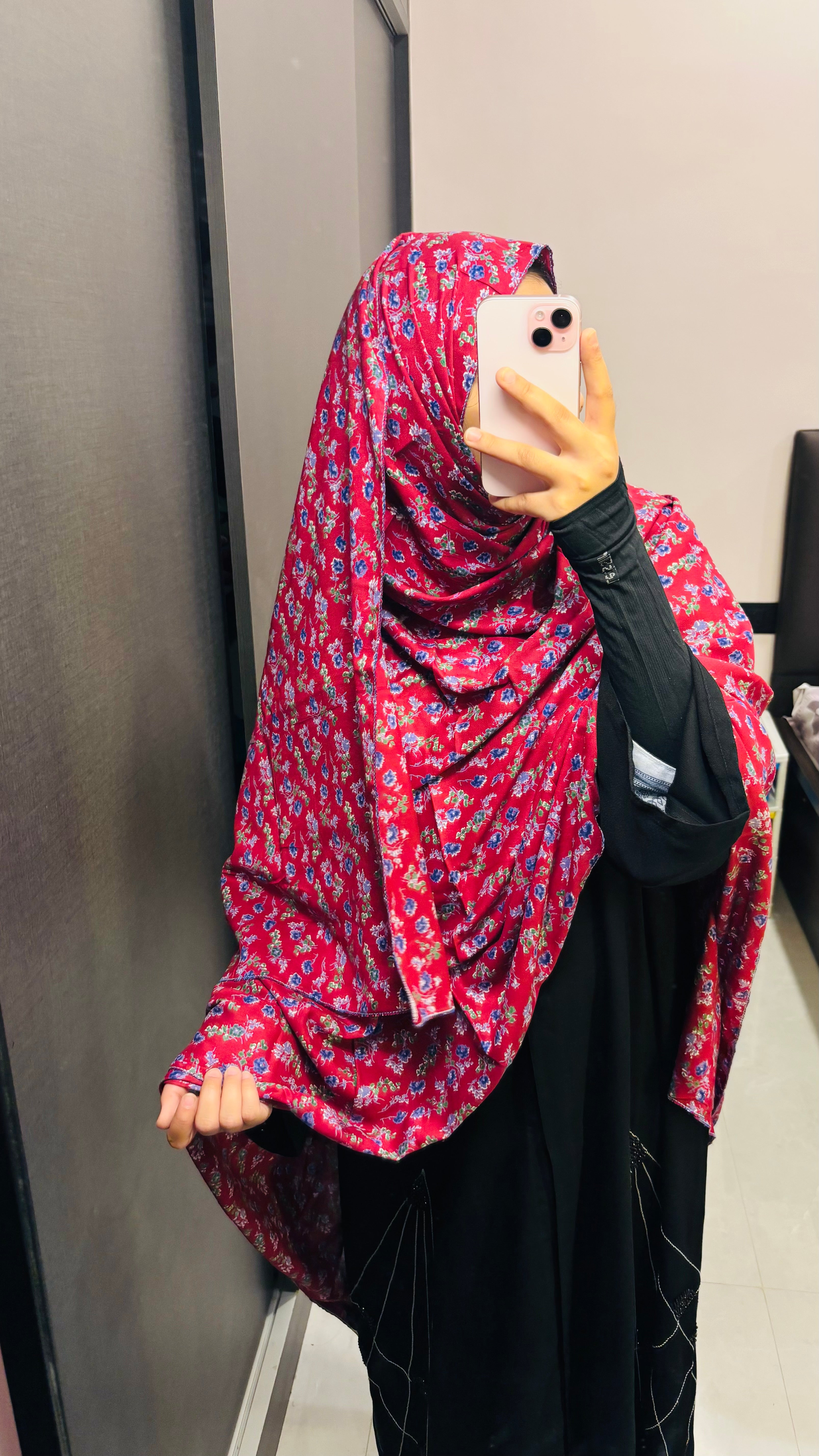 Minimal Floral Print Dupatta