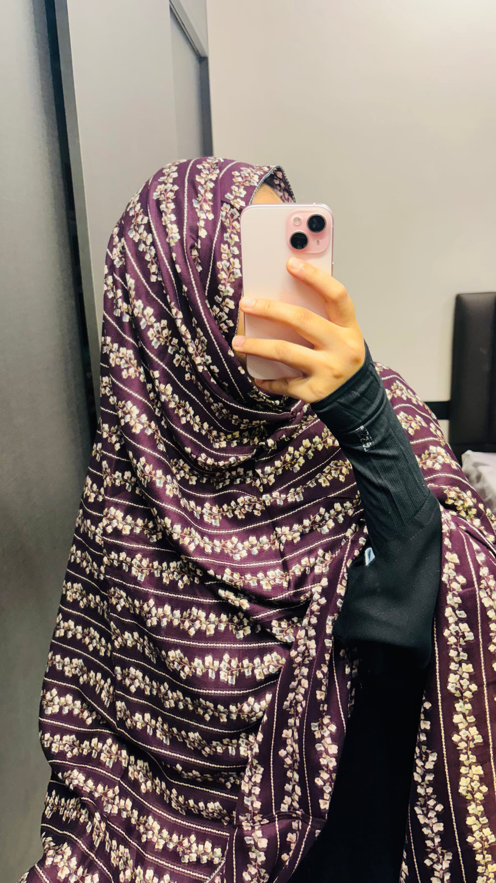 Minimal Floral Print Rayon Dupatta