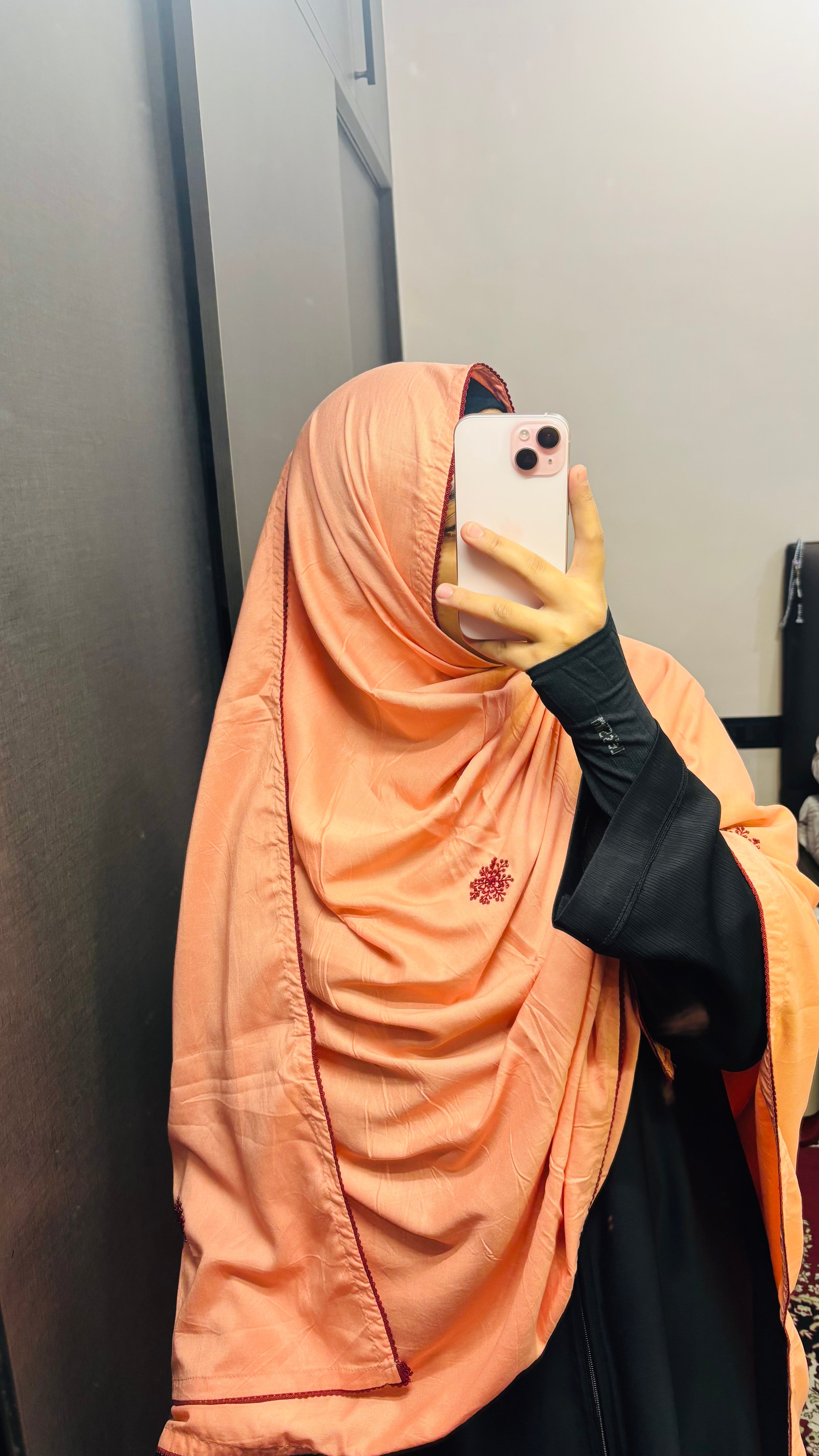 Embroidered snowflakes dupatta