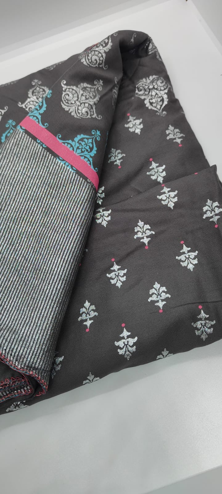 Beautiful grey big size chadar, shimmer print and lovely finish, premium quality