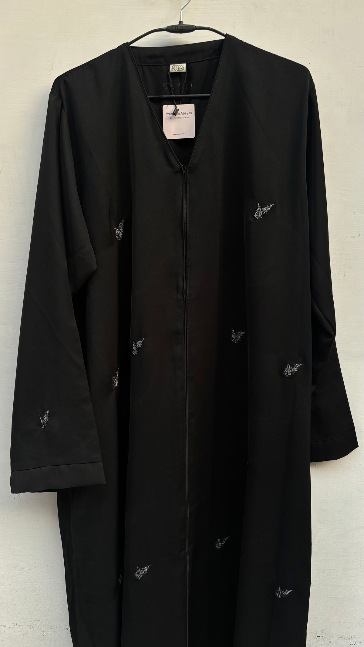 Basic Silver Touch Minimal Embroidered Abaya - Minimal leaf Embroidery