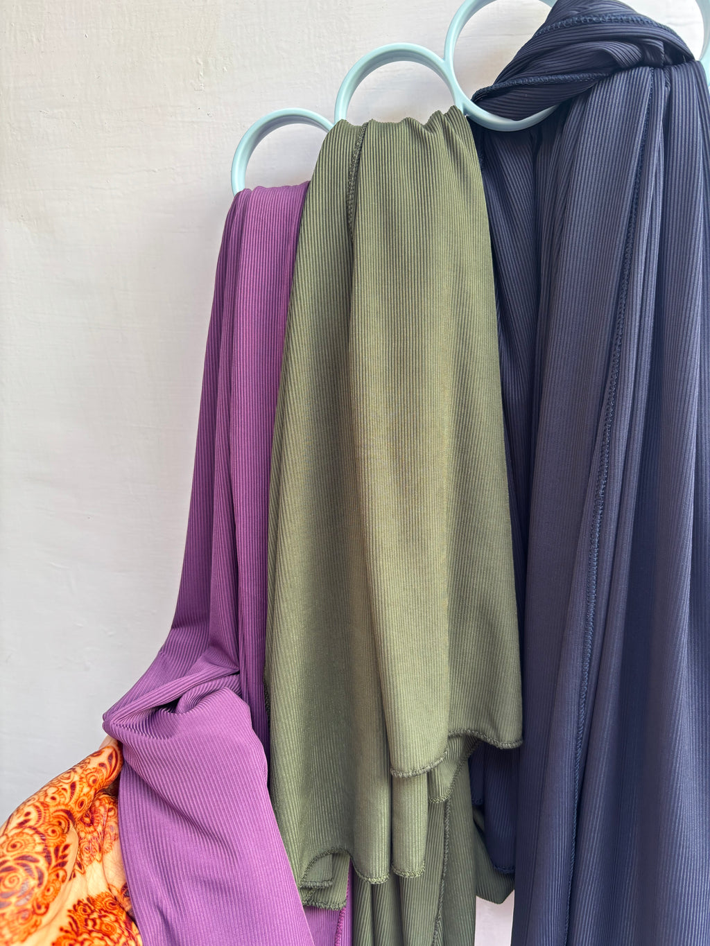 Lining jersey hijabs