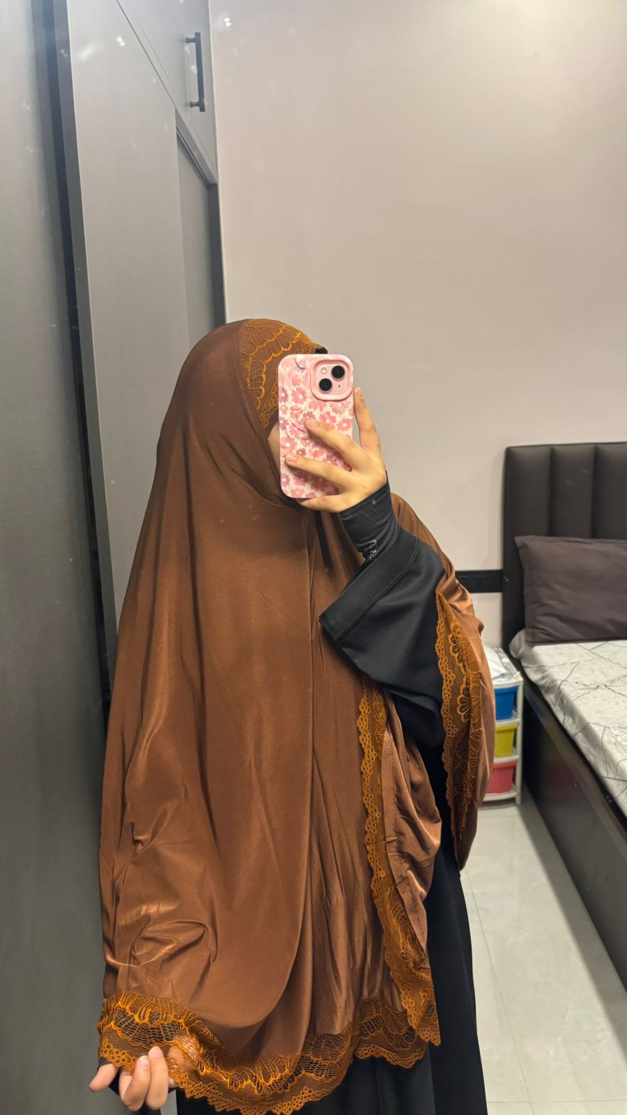 Lycra Lace Makhna - Brown