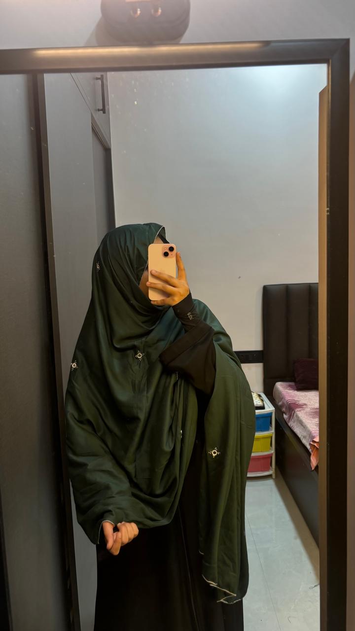 Minimal Embroidered Dupatta - Dark green